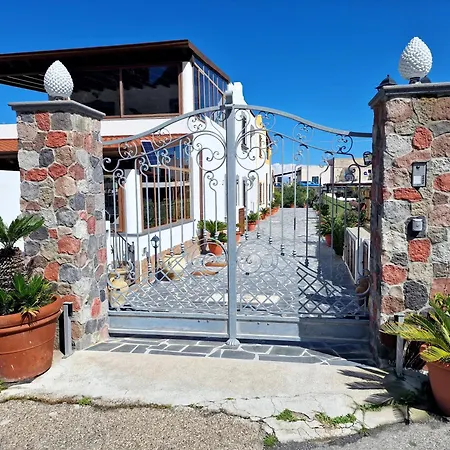 Holiday home Rosa's House *