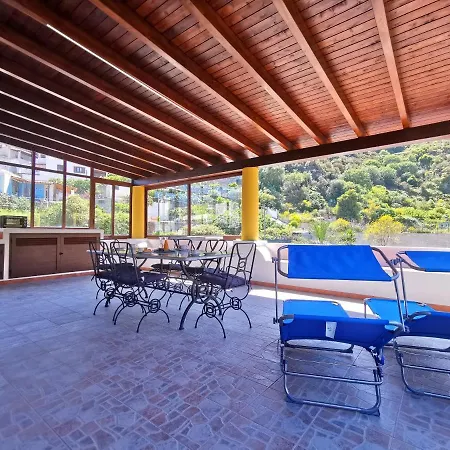 Rosa's House ליפארי