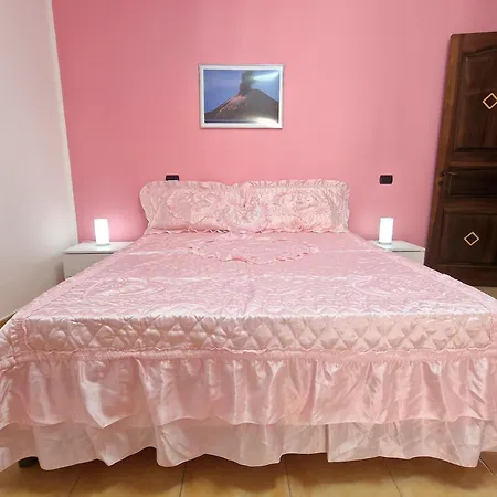 בית נופש Rosa's House *